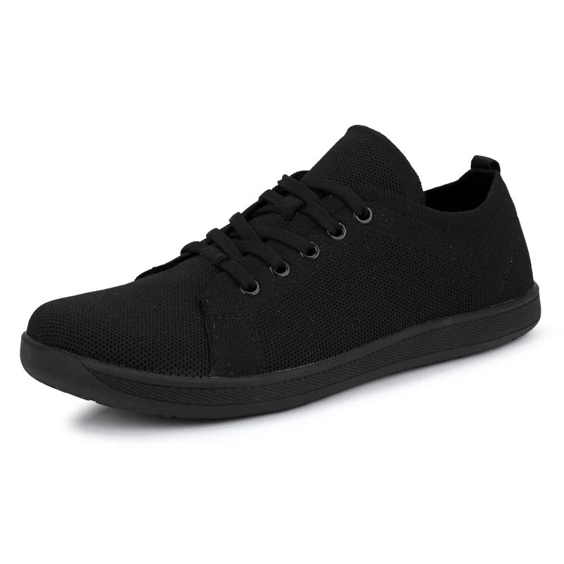 Unisex sneakers met brede neus op blote voeten