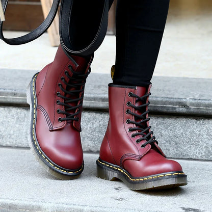Klassieke Britse Martin Boots – Hoge Kwaliteit, Duurzaam, Tijdloos Design