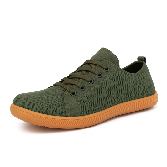 Unisex sneakers met brede neus op blote voeten